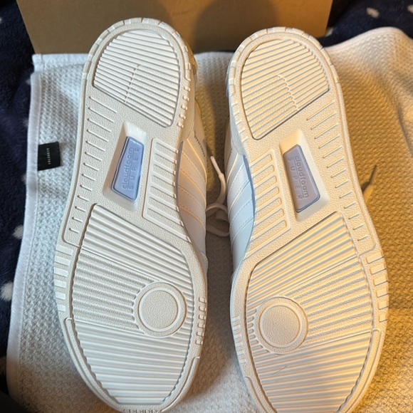 Women size 10 nee no box Adidas cloadform shoes - Picture 3 of 6